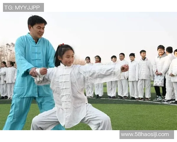 太极群与橄榄球的对决：传统文化与现代竞技的碰撞与融合